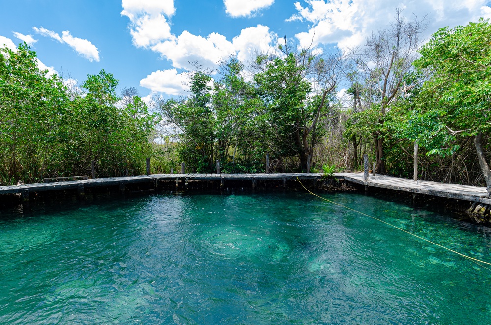 Cenote Yalahau