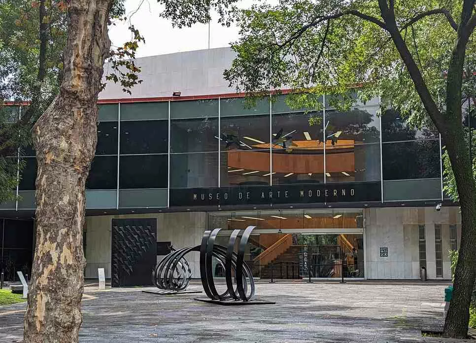 Entrée du musée d’Art Moderne