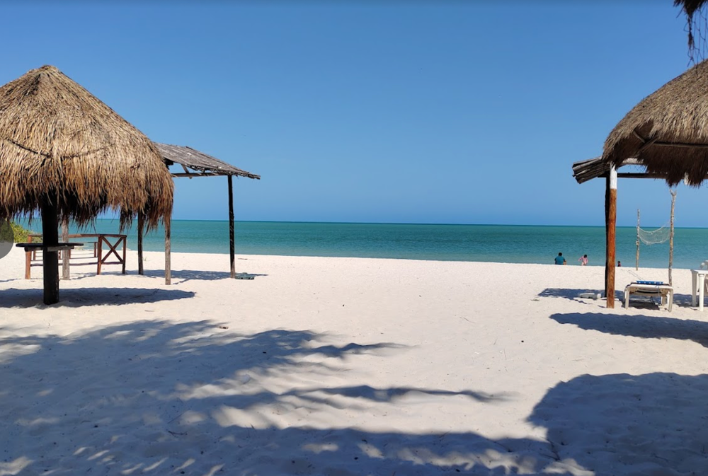 Plage à côté de l'Hôtel San Julio