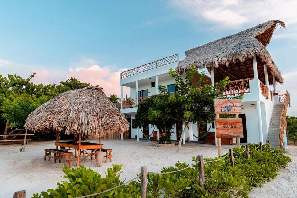 el cuyo hotel