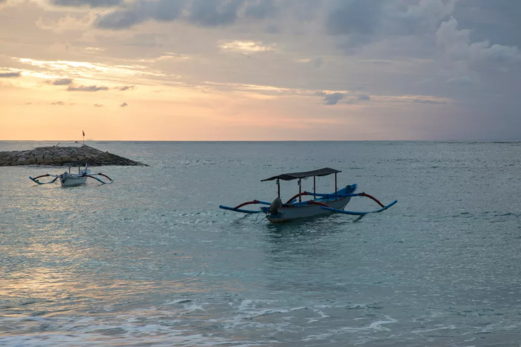 Bateau près de Kuta