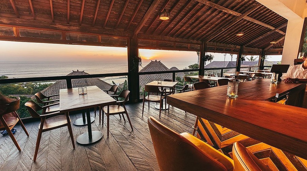 Mana Uluwatu Restaurant & Bar