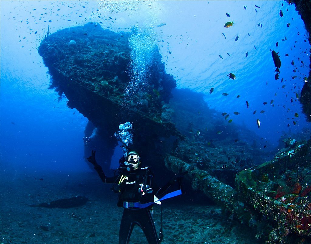 Snorkeling Amed : À la Rencontre des Tortues et des Épaves 