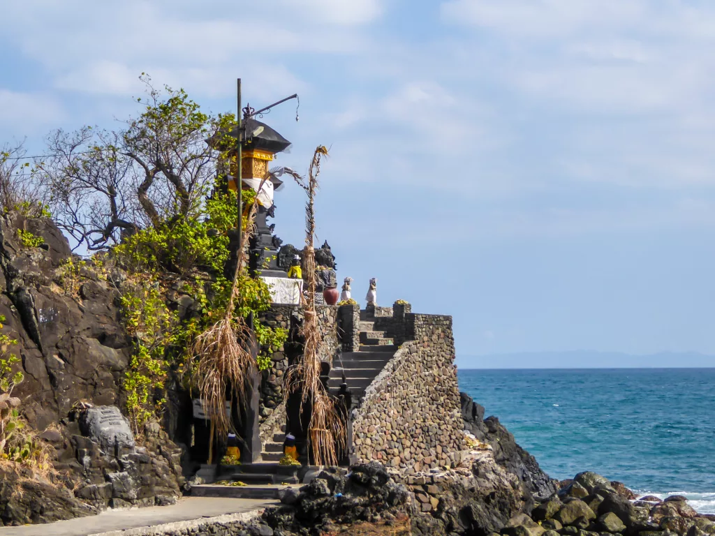 Pura Batu Bolong