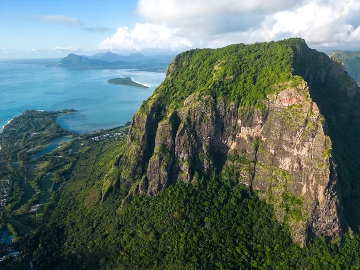 Randonnée au Morne Brabant : une aventure inoubliable à l'île Maurice