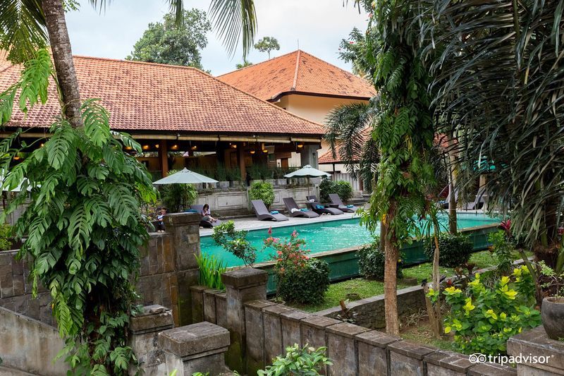 In Da Lodge, Champlung Sari Hotel
